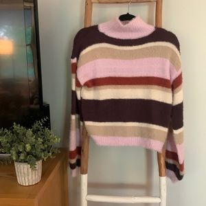 Nordstrom turtleneck sweater. NOT itchy. Worn a couple times. Size M.